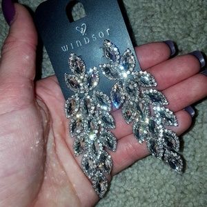 Brand New Silver Windsor Earrings